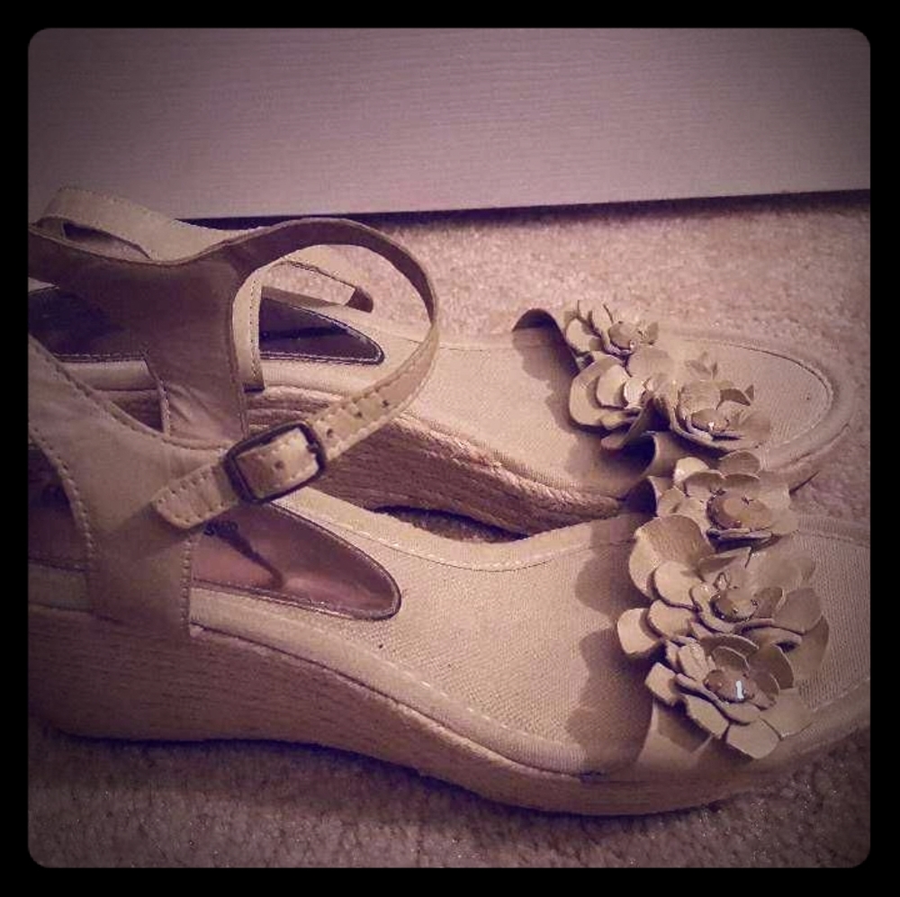 Wedge Flowered Espadrilles
